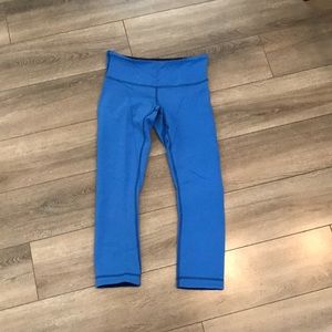 Lulu lemon crops, sz 4 reversible